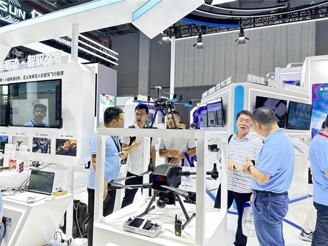 翼辉信息亮相第25届上海工博会，引领工业智能化新浪潮